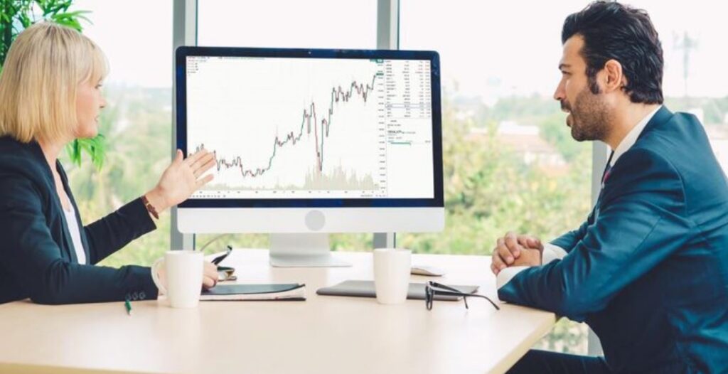 The Leisure Stock Market Picks That Analysts Are Watching Heading Into the Summer SeasoN