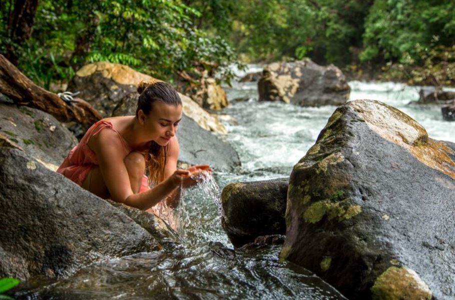 How New Zealand's Parakai Hot Springs Became an Unlikely TikTok Sensation